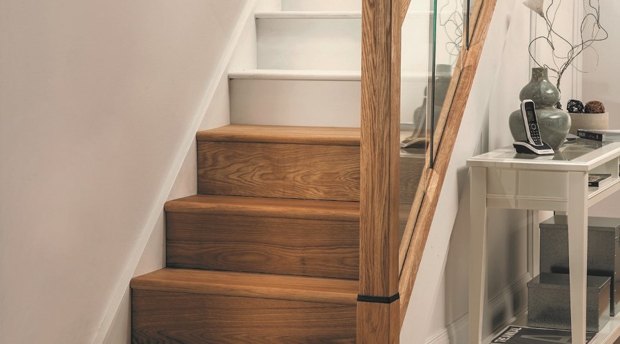 Interior Designers Share Their Tips For Transforming A Staircase In One Weekend